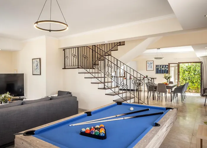 Sunnyvillas: 4br Seafront Villa*private Pool*bw44 Villa Protaras